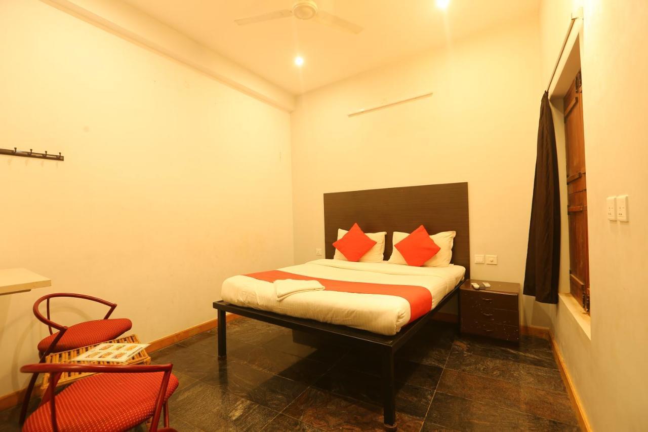 Le Apex Hotel Auroville Luaran gambar